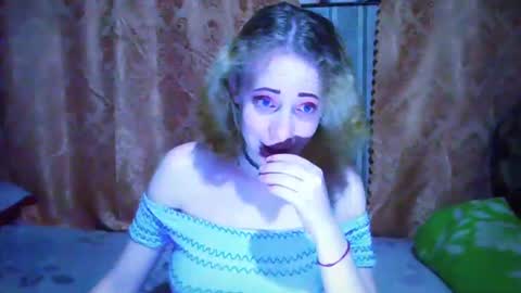 Mel Mellie online show from December 14, 8:08 pm