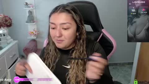 Snapshot of melaany_ chatting on July 2, 11:33 pm Melaany online show from July 2, 11:33 pm