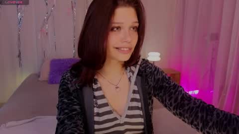 Snapshot of melan1e_ chatting on July 14, 2:56 pm mel online show from July 14, 2:56 pm