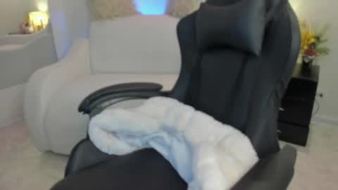 Snapshot of melan_owen chatting on May 7, 11:04 am melan_owen online show from May 7, 11:04 am