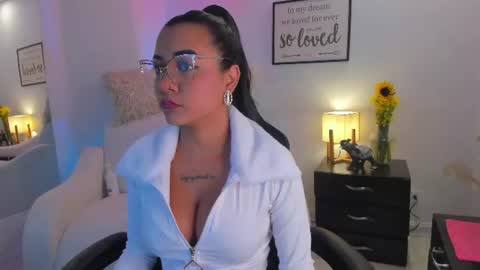 Snapshot of melan_owen chatting on June 29, 10:59 am melan_owen online show from June 29, 10:59 am