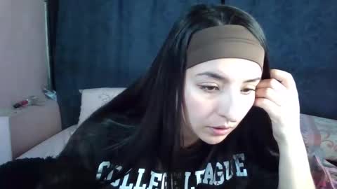 Snapshot of melani1103 chatting on November 3, 1:29 am melani1103 online show from November 3, 1:29 am