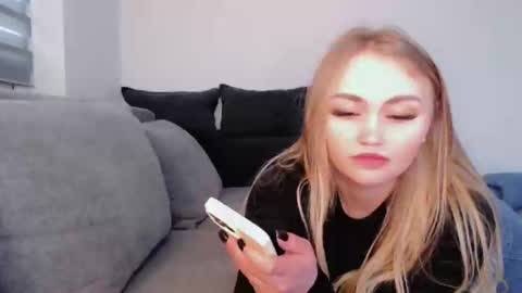 Melania online show from March 28, 4:50 pm