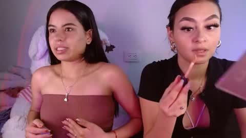 Snapshot of melani_bear chatting on June 4, 4:46 pm MELANI online show from June 4, 4:46 pm