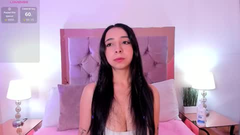 Snapshot of melanie__hills chatting on February 15, 11:30 am Melanie online show from February 15, 11:30 am