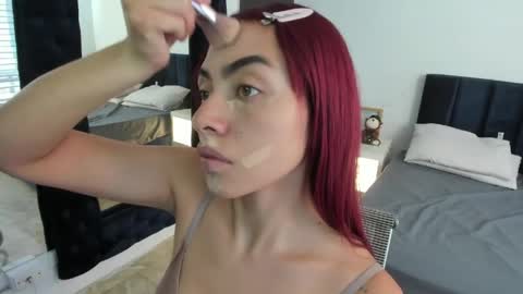 Melanie roux  online show from April 22, 12:07 pm