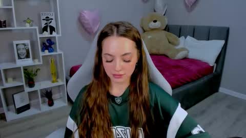 MelanieAlves online show from March 17, 6:33 pm