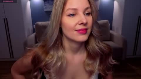 Melanie Bennett online show from April 11, 6:40 am