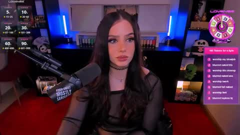 Melanie  online show from November 17, 6:24 pm