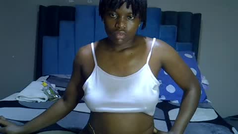Snapshot of melanin_moon chatting on June 27, 11:48 am Moon online show from June 27, 11:48 am