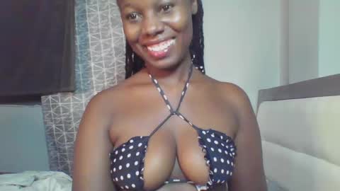Snapshot of melanin_sassy96 chatting on December 5, 4:34 pm bad lil shawry online show from December 5, 4:34 pm