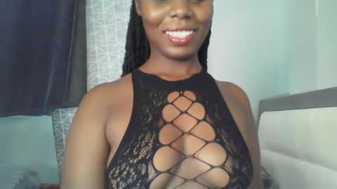 Snapshot of melanin_sassy96 chatting on December 7, 9:06 am bad lil shawry online show from December 7, 9:06 am