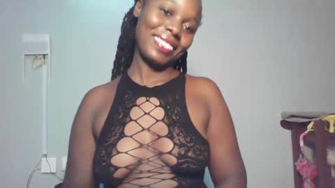 Snapshot of melanin_sassy96 chatting on December 17, 4:21 pm bad lil shawry online show from December 17, 4:21 pm