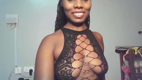 Snapshot of melanin_sassy96 chatting on December 17, 8:54 pm bad lil shawry online show from December 17, 8:54 pm
