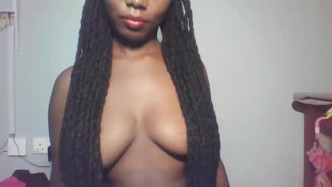 Snapshot of melanin_sassy96 chatting on December 19, 3:29 am bad lil shawry online show from December 19, 3:29 am