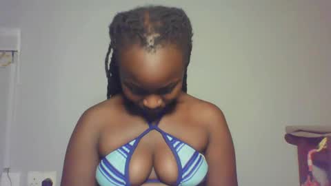 Snapshot of melanin_sassy96 chatting on December 19, 3:19 pm bad lil shawry online show from December 19, 3:19 pm