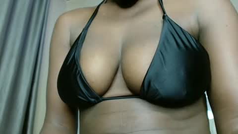 Snapshot of melaninqueen02 chatting on May 1, 1:48 pm ann online show from May 1, 1:48 pm