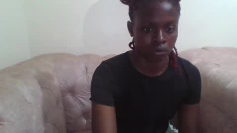 Snapshot of melanique23 chatting on April 27, 8:07 pm melanique23 online show from April 27, 8:07 pm