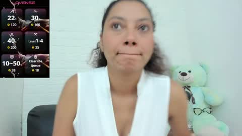 Snapshot of melannie_roses chatting on April 26, 8:17 pm melannie roses online show from April 26, 8:17 pm