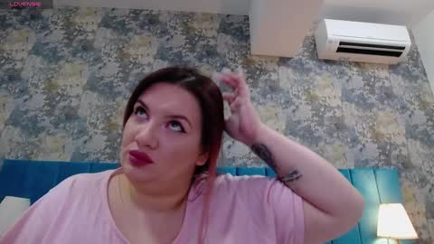 melanniebrown online show from December 15, 4:37 pm