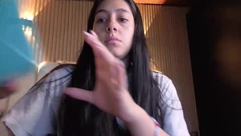 melanny_petite online show from March 18, 12:52 pm