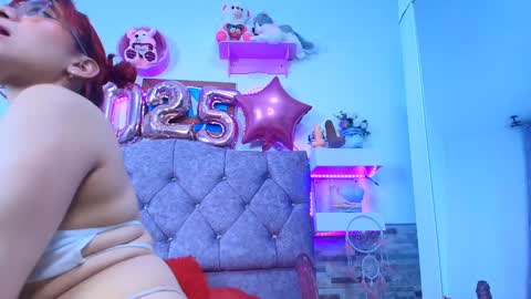 Snapshot of melannytaylor_1 chatting on January 2, 9:33 am Melanny taylor online show from January 2, 9:33 am