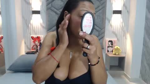 Snapshot of melany_contrera777 chatting on May 10, 4:17 am melany_contrera777 online show from May 10, 4:17 am