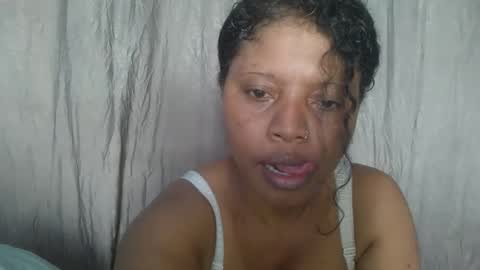 Snapshot of meld2599 chatting on October 18, 11:33 am meld2599 online show from October 18, 11:33 am