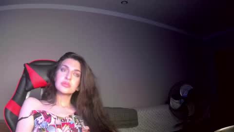 Snapshot of melena_caramel chatting on June 3, 7:30 pm melena_caramel online show from June 3, 7:30 pm