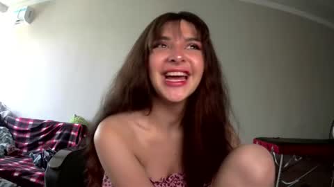 Snapshot of melena_caramel chatting on July 24, 5:38 am melena_caramel online show from July 24, 5:38 am