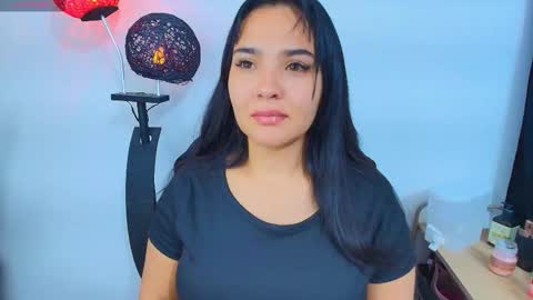    Independent model online show from March 16, 3:12 am