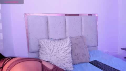 Snapshot of meli_mell chatting on April 26, 12:58 pm Meli online show from April 26, 12:58 pm