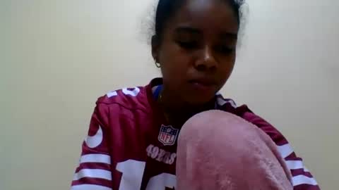 Snapshot of melina311 chatting on August 4, 4:37 am melina311 online show from August 4, 4:37 am