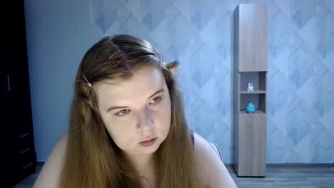 Snapshot of melina_beauty chatting on September 20, 3:07 am Melina online show from September 20, 3:07 am