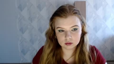 Snapshot of melina_beauty chatting on May 3, 6:41 am Melina online show from May 3, 6:41 am