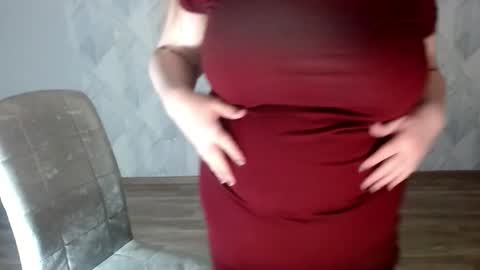 Snapshot of melina_beauty chatting on May 13, 9:44 pm Melina online show from May 13, 9:44 pm