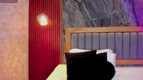 Mel online show from February 21, 8:10 pm