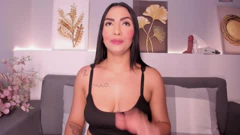 Snapshot of melissa__saenz_ chatting on April 22, 3:53 am M E L I S S A online show from April 22, 3:53 am
