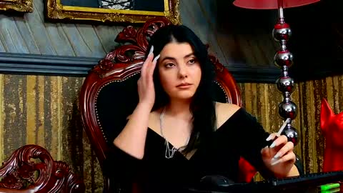 Snapshot of melissa_glow chatting on December 17, 11:28 am Melissa online show from December 17, 11:28 am