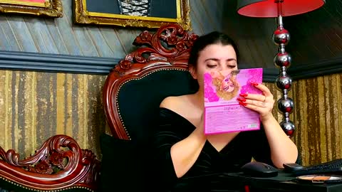 Snapshot of melissa_glow chatting on January 13, 8:37 am Melissa online show from January 13, 8:37 am