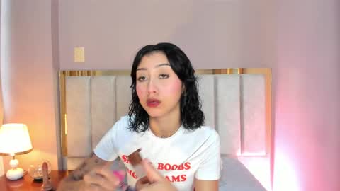 Melissa online show from April 17, 12:30 pm