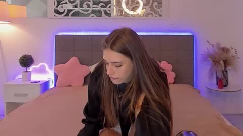 Snapshot of melissacrayzy chatting on April 22, 5:54 am MelissaCrayzy online show from April 22, 5:54 am