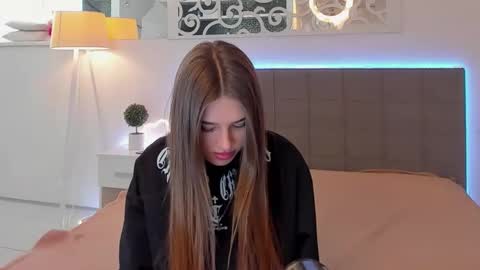 Snapshot of melissacrayzy chatting on April 28, 5:23 am MelissaCrayzy online show from April 28, 5:23 am