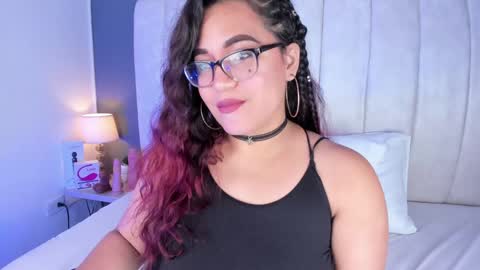 M E L I S S A  online show from December 14, 3:36 pm