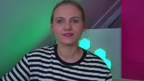 MelissaBerry online show from April 19, 6:10 pm