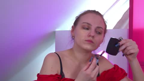 Snapshot of melissamelrey chatting on May 4, 7:48 am MelissaBerry online show from May 4, 7:48 am