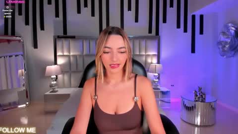 Snapshot of melissamoore_ chatting on April 20, 10:07 am Call me Meli online show from April 20, 10:07 am