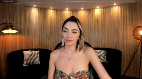 Snapshot of melissamoore_ chatting on April 30, 9:59 am Call me Meli online show from April 30, 9:59 am