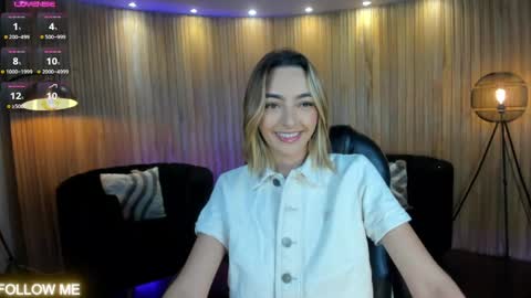 Snapshot of melissamoore_ chatting on May 3, 10:10 am Call me Meli online show from May 3, 10:10 am