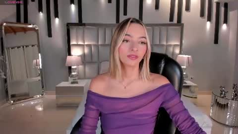 Snapshot of melissamoore_ chatting on June 20, 9:56 am Call me Meli online show from June 20, 9:56 am